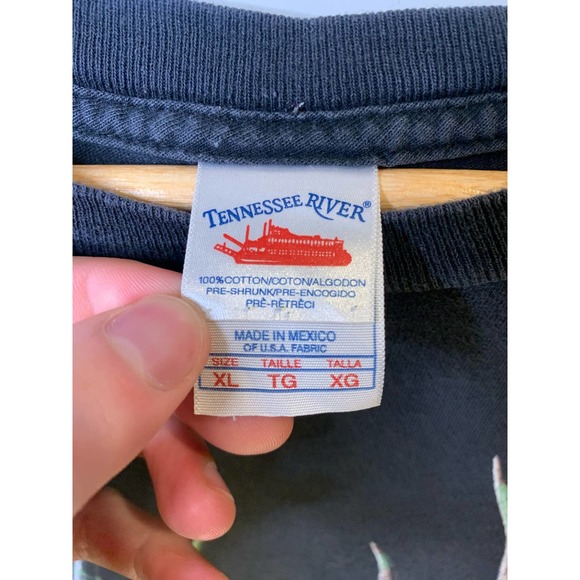 Vintage “A Hunters Nightmare” graphic tee. - Picture 3 of 4